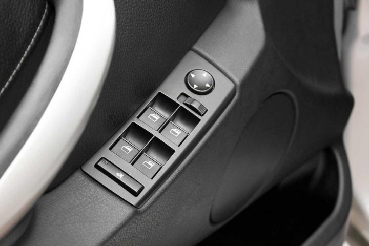 Window Motor Regulator Replacement Miami